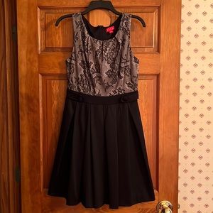 Elle Sleeveless Dress Size 8